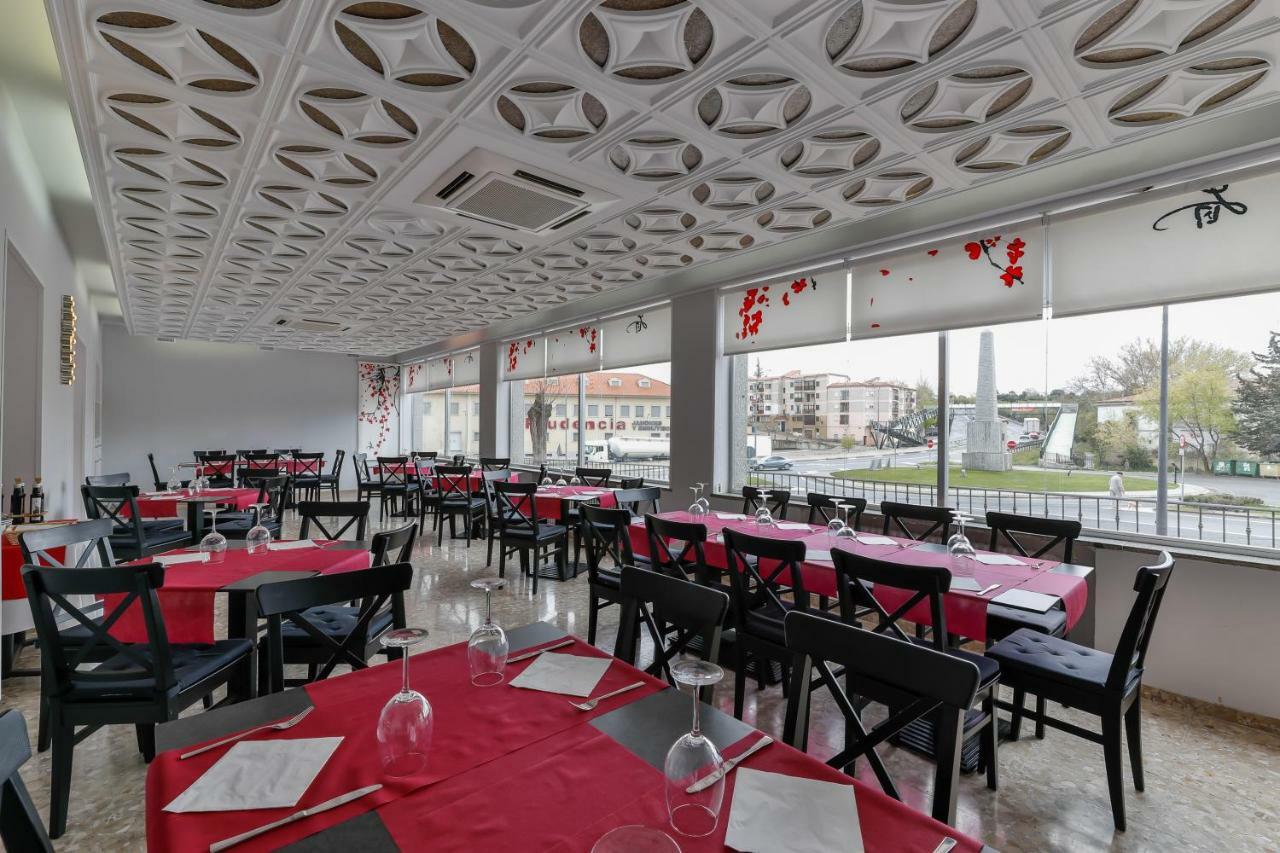 Oyo Hostal El Pilar Villacastin Exterior photo