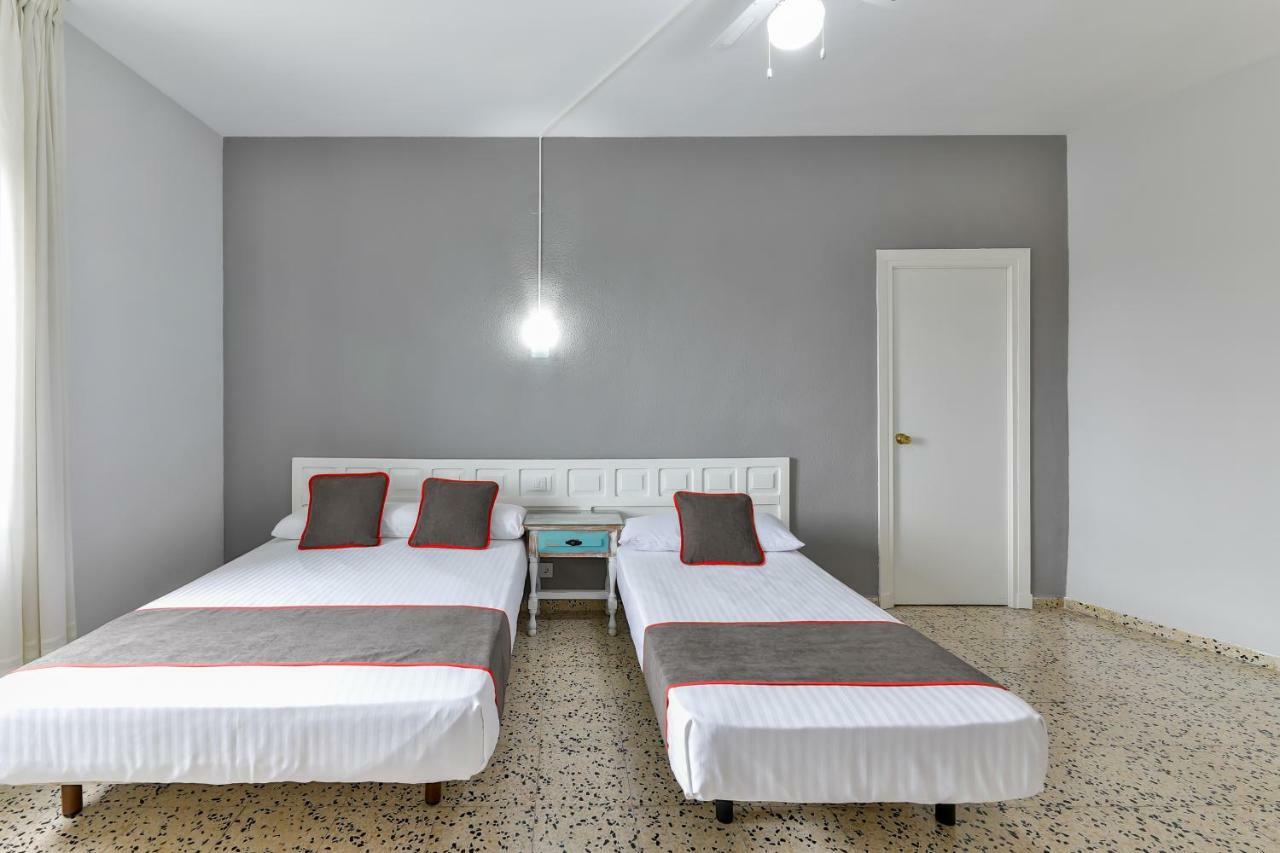 Oyo Hostal El Pilar Villacastin Exterior photo